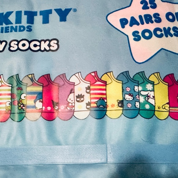 Hello Kitty No-Show Socks Bundle - Picture 5 of 6